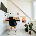 Jolie Studio Parisien