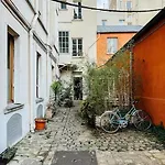 Jolie Studio Parisien