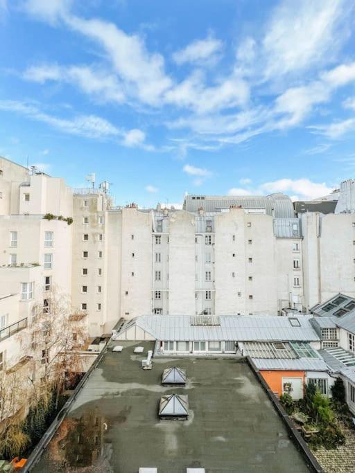 Jolie Studio Parisien * Parigi